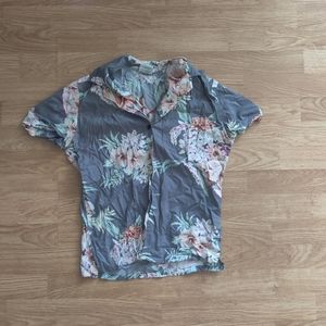 Go Barefoot Floral Button Up Tee XS